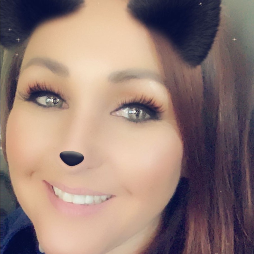 Meet your Posher, Denise